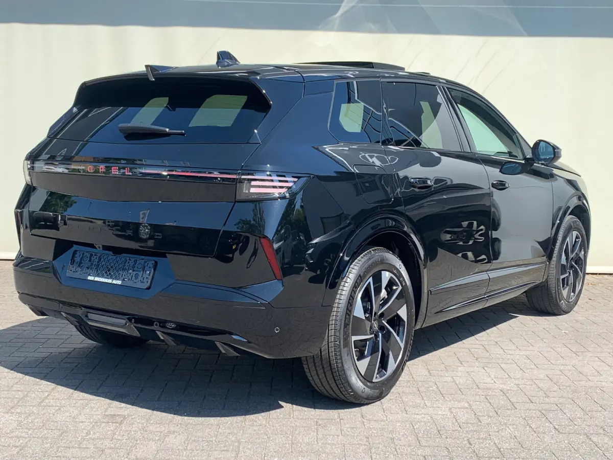 1.6 Turbo Plug-in-Hybrid GS Airco | Camera | Cruise Control Adaptief | Keyless | LED | LMV 19" | Navi | PDC V&A | Pano | Stoel-Stuurverwarming | Trekhaak |