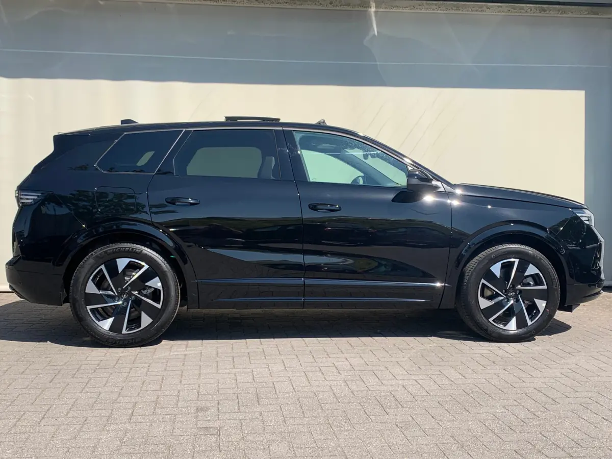 1.6 Turbo Plug-in-Hybrid GS Airco | Camera | Cruise Control Adaptief | Keyless | LED | LMV 19" | Navi | PDC V&A | Pano | Stoel-Stuurverwarming | Trekhaak |