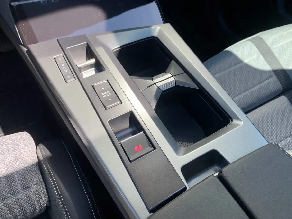 1.6 Turbo Plug-in-Hybrid GS Airco | Camera | Cruise Control Adaptief | Keyless | LED | LMV 19" | Navi | PDC V&A | Pano | Stoel-Stuurverwarming | Trekhaak |