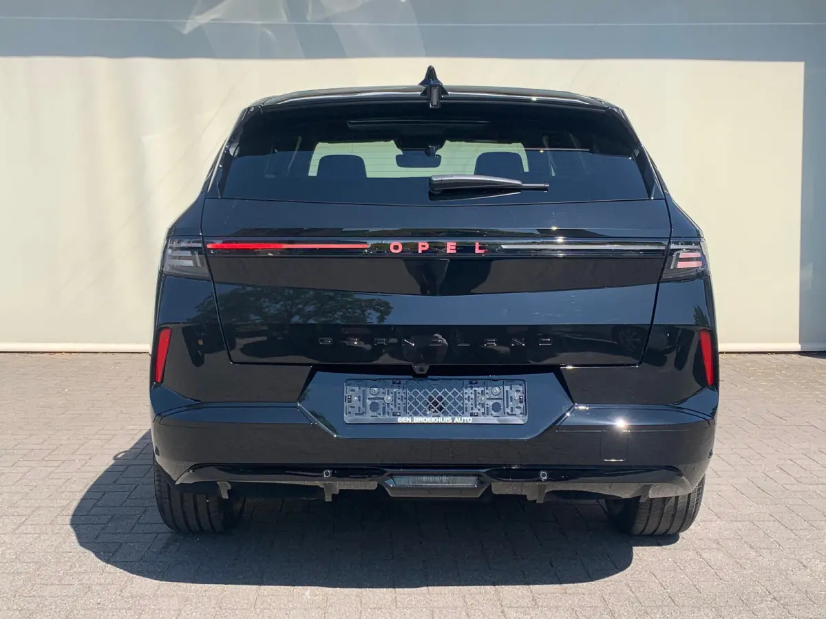1.6 Turbo Plug-in-Hybrid GS Airco | Camera | Cruise Control Adaptief | Keyless | LED | LMV 19" | Navi | PDC V&A | Pano | Stoel-Stuurverwarming | Trekhaak |