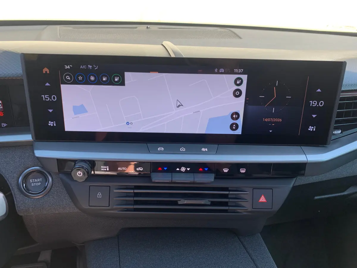 1.6 Turbo Plug-in-Hybrid GS Airco | Camera | Cruise Control Adaptief | Keyless | LED | LMV 19" | Navi | PDC V&A | Pano | Stoel-Stuurverwarming | Trekhaak |
