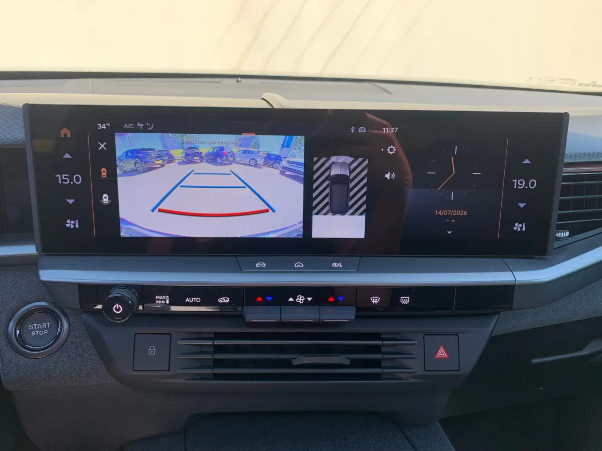 1.6 Turbo Plug-in-Hybrid GS Airco | Camera | Cruise Control Adaptief | Keyless | LED | LMV 19" | Navi | PDC V&A | Pano | Stoel-Stuurverwarming | Trekhaak |