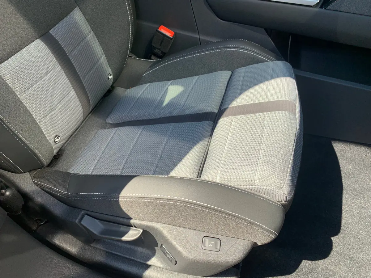 1.6 Turbo Plug-in-Hybrid GS Airco | Camera | Cruise Control Adaptief | Keyless | LED | LMV 19" | Navi | PDC V&A | Pano | Stoel-Stuurverwarming | Trekhaak |