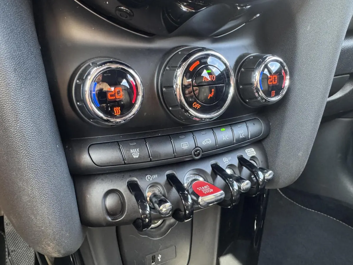1.5 Cooper Yours|Navi|NL-Auto|Leder|LED