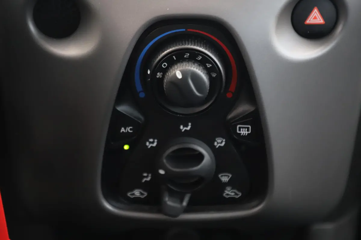 1.0 e-VTi Active Airco Radio Bluetooth Elektrische Ramen Centrale Vergrendeling
