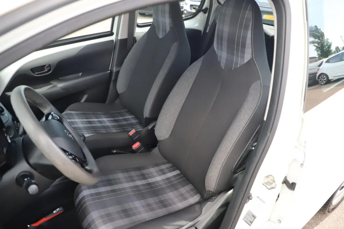 1.0 e-VTi Active Airco Radio Bluetooth Elektrische Ramen Centrale Vergrendeling