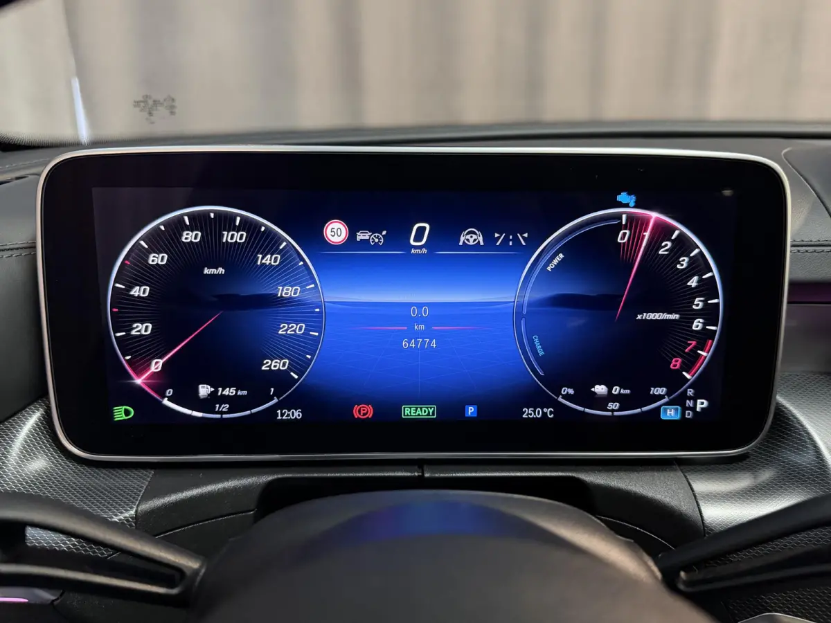 300 e AMG Line 18"/Panoramadak/Trekhaak/LED/Stoelverwarming/Sfeerverlichting/Elektrische klep/Apple Carplay & Android Auto