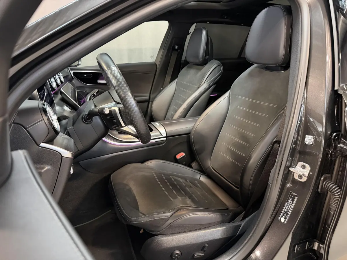 300 e AMG Line 18"/Panoramadak/Trekhaak/LED/Stoelverwarming/Sfeerverlichting/Elektrische klep/Apple Carplay & Android Auto