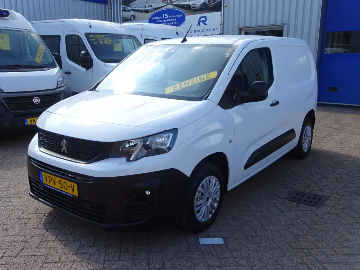 1.2 PureTech Pro BENZINE AIRCO NAVI CRUISE CONTROL PDC SCHUIFDEUR