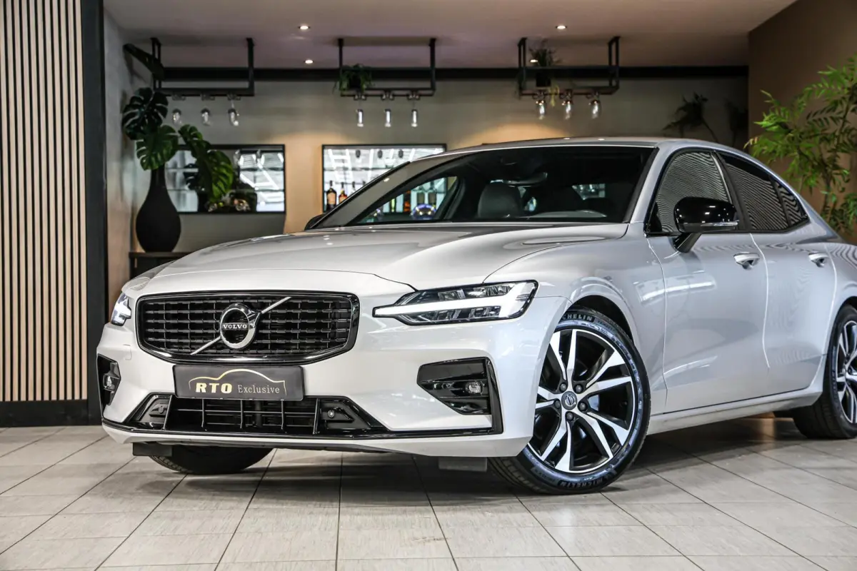 2.0 B4 R-Design|H&K|Leer|Trekhaak|Carplay|ACC|ECC|