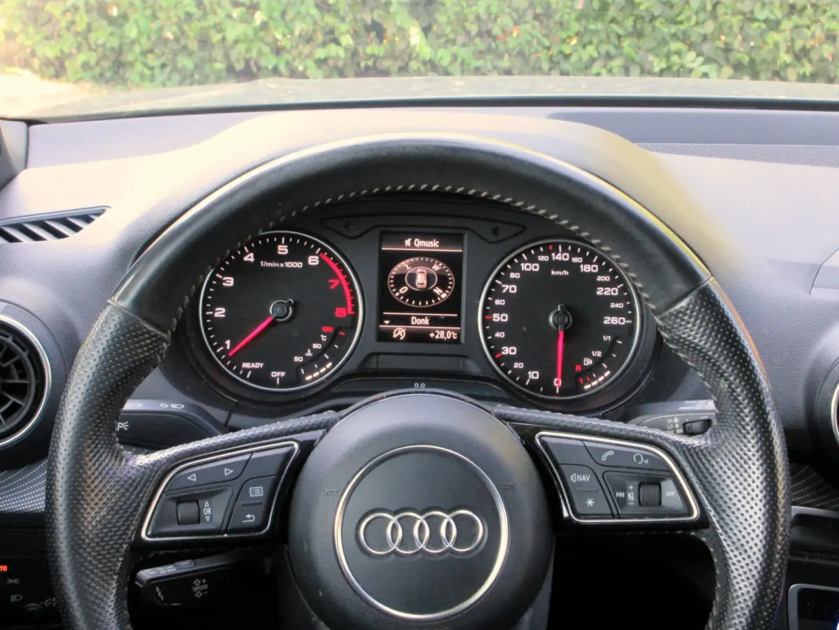1.4 TFSI CoD S-Line * Led * Navi * 19 inch *