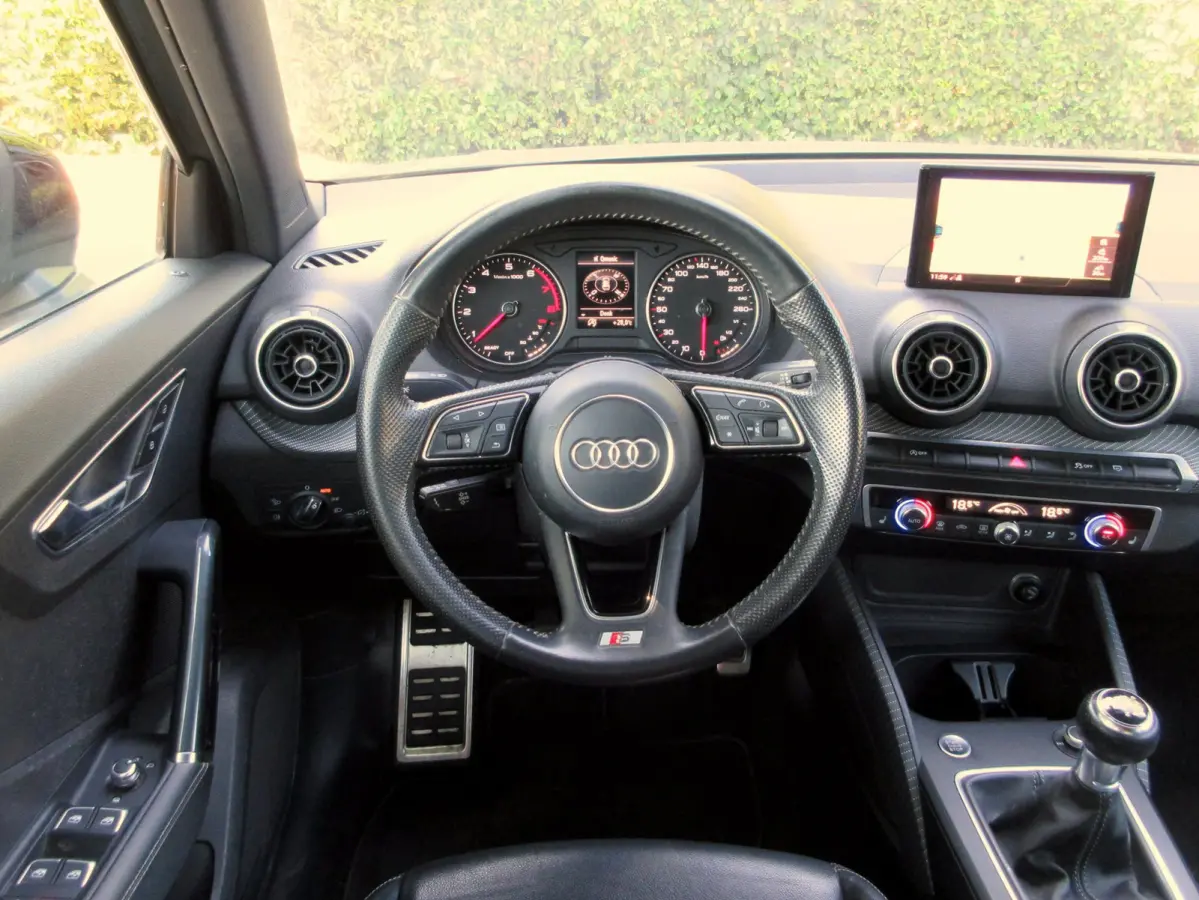 1.4 TFSI CoD S-Line * Led * Navi * 19 inch *