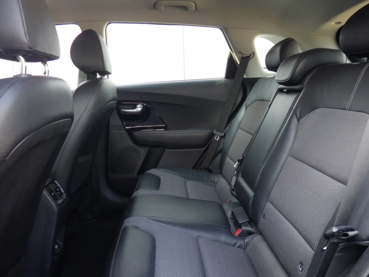 1.6 GDi Hybrid Aut BusinessLine, Camera, Stoel/Stuurverw, Navi!
