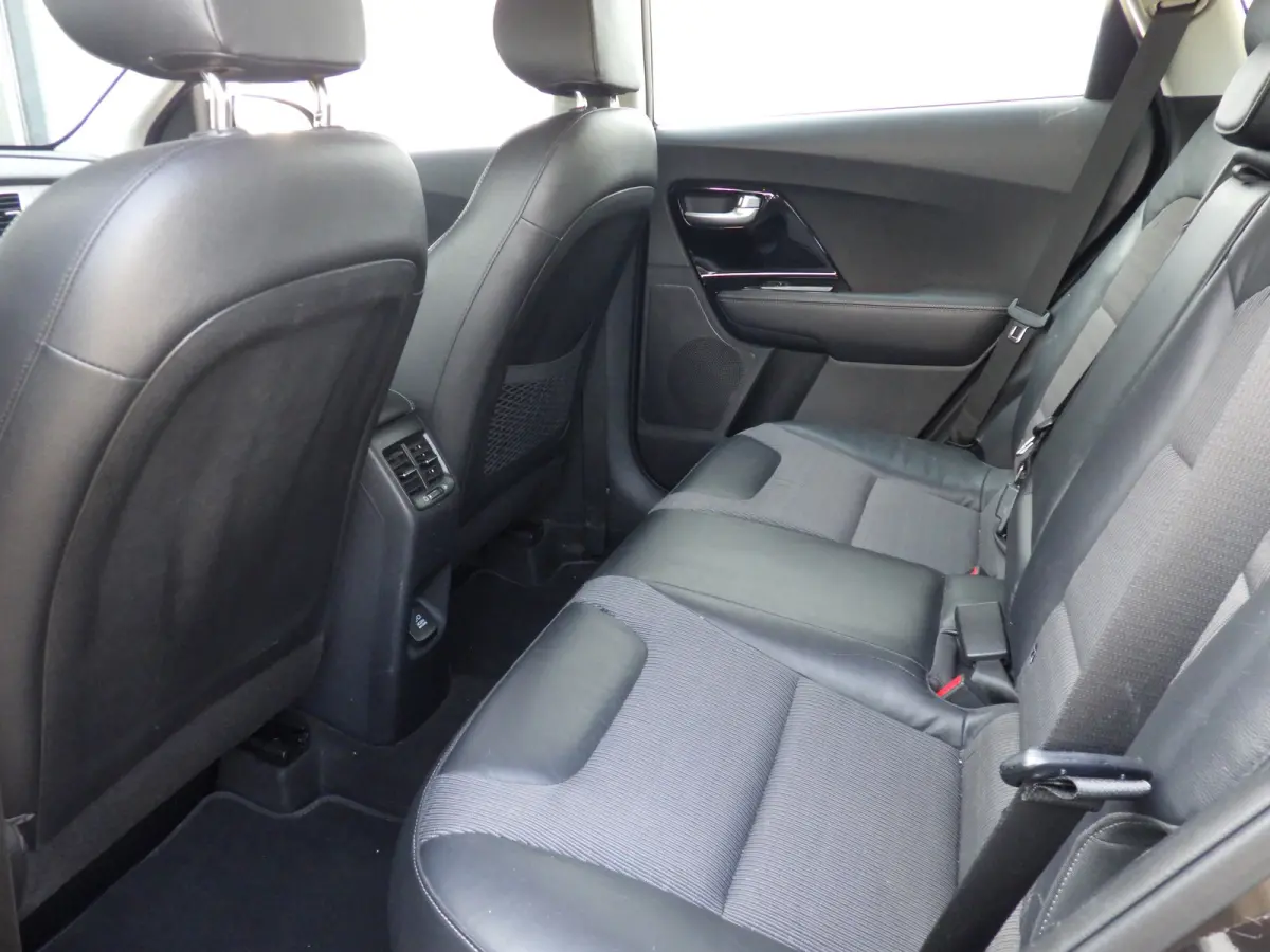 1.6 GDi Hybrid Aut BusinessLine, Camera, Stoel/Stuurverw, Navi!