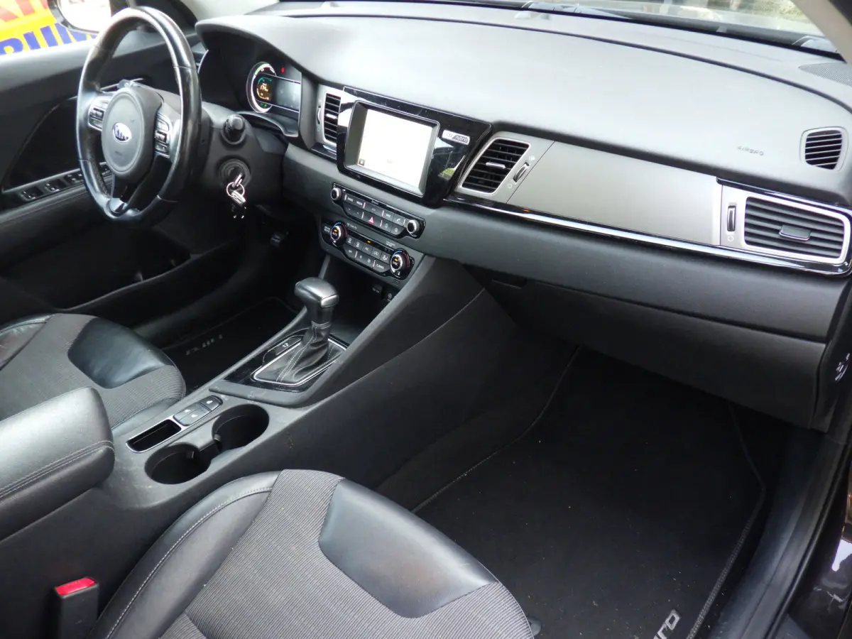 1.6 GDi Hybrid Aut BusinessLine, Camera, Stoel/Stuurverw, Navi!