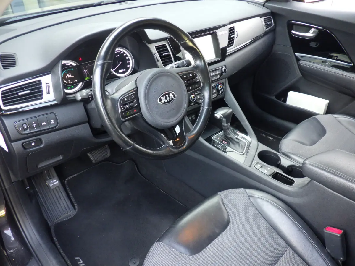 1.6 GDi Hybrid Aut BusinessLine, Camera, Stoel/Stuurverw, Navi!