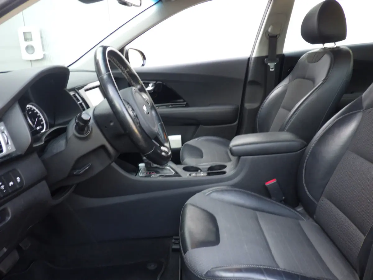 1.6 GDi Hybrid Aut BusinessLine, Camera, Stoel/Stuurverw, Navi!