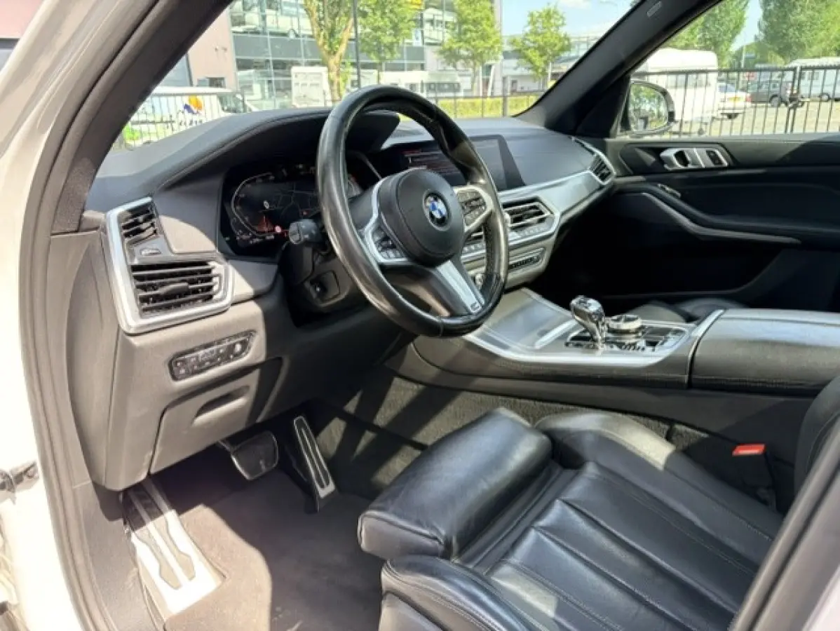 xDrive40i M-SPORT ** LED, NAVI+, LEDER, PANO, TREKH, MEMORY, HuD, 21-inch LMV ** UNFALLFREI - VOL. BMW ONDERH. ** ** INFORMEER OOK NAAR ONZE AANTREKKELIJKE FINANCIAL-LEASE TARIEVEN **