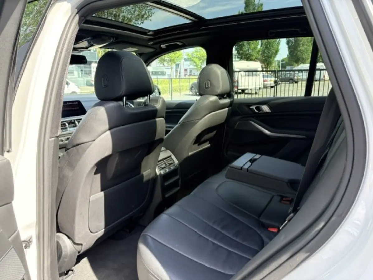 xDrive40i M-SPORT ** LED, NAVI+, LEDER, PANO, TREKH, MEMORY, HuD, 21-inch LMV ** UNFALLFREI - VOL. BMW ONDERH. ** ** INFORMEER OOK NAAR ONZE AANTREKKELIJKE FINANCIAL-LEASE TARIEVEN **