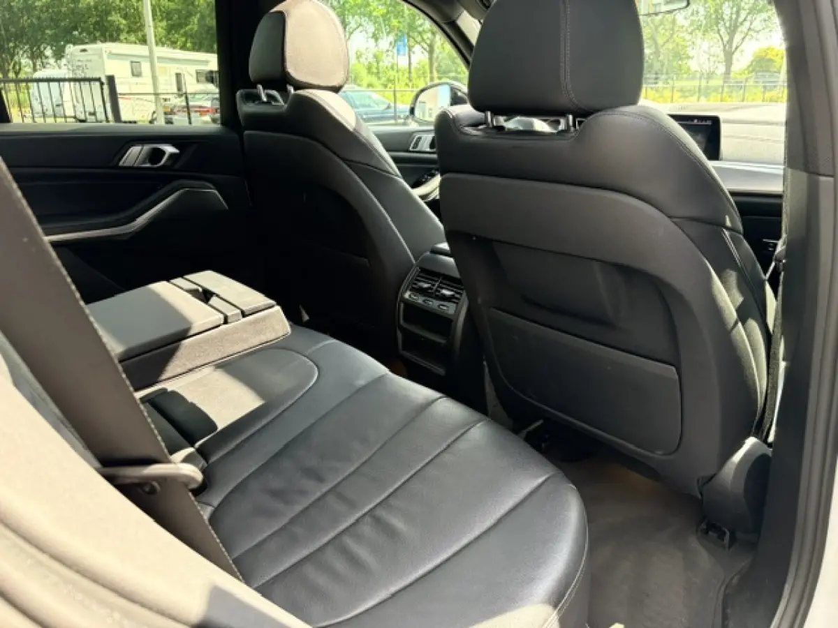 xDrive40i M-SPORT ** LED, NAVI+, LEDER, PANO, TREKH, MEMORY, HuD, 21-inch LMV ** UNFALLFREI - VOL. BMW ONDERH. ** ** INFORMEER OOK NAAR ONZE AANTREKKELIJKE FINANCIAL-LEASE TARIEVEN **