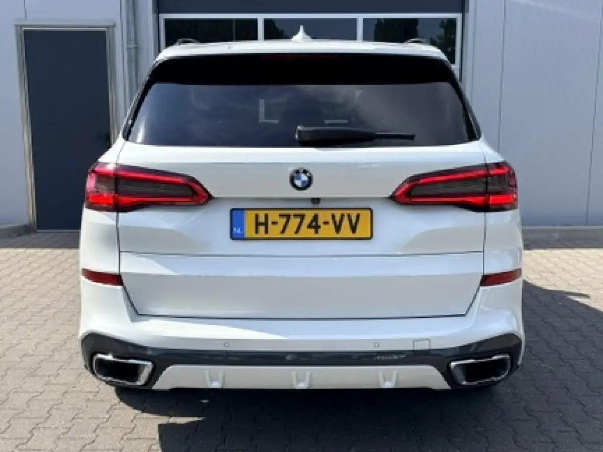 xDrive40i M-SPORT ** LED, NAVI+, LEDER, PANO, TREKH, MEMORY, HuD, 21-inch LMV ** UNFALLFREI - VOL. BMW ONDERH. ** ** INFORMEER OOK NAAR ONZE AANTREKKELIJKE FINANCIAL-LEASE TARIEVEN **