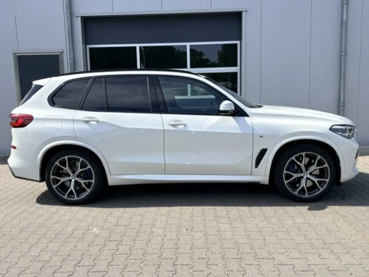 xDrive40i M-SPORT ** LED, NAVI+, LEDER, PANO, TREKH, MEMORY, HuD, 21-inch LMV ** UNFALLFREI - VOL. BMW ONDERH. ** ** INFORMEER OOK NAAR ONZE AANTREKKELIJKE FINANCIAL-LEASE TARIEVEN **