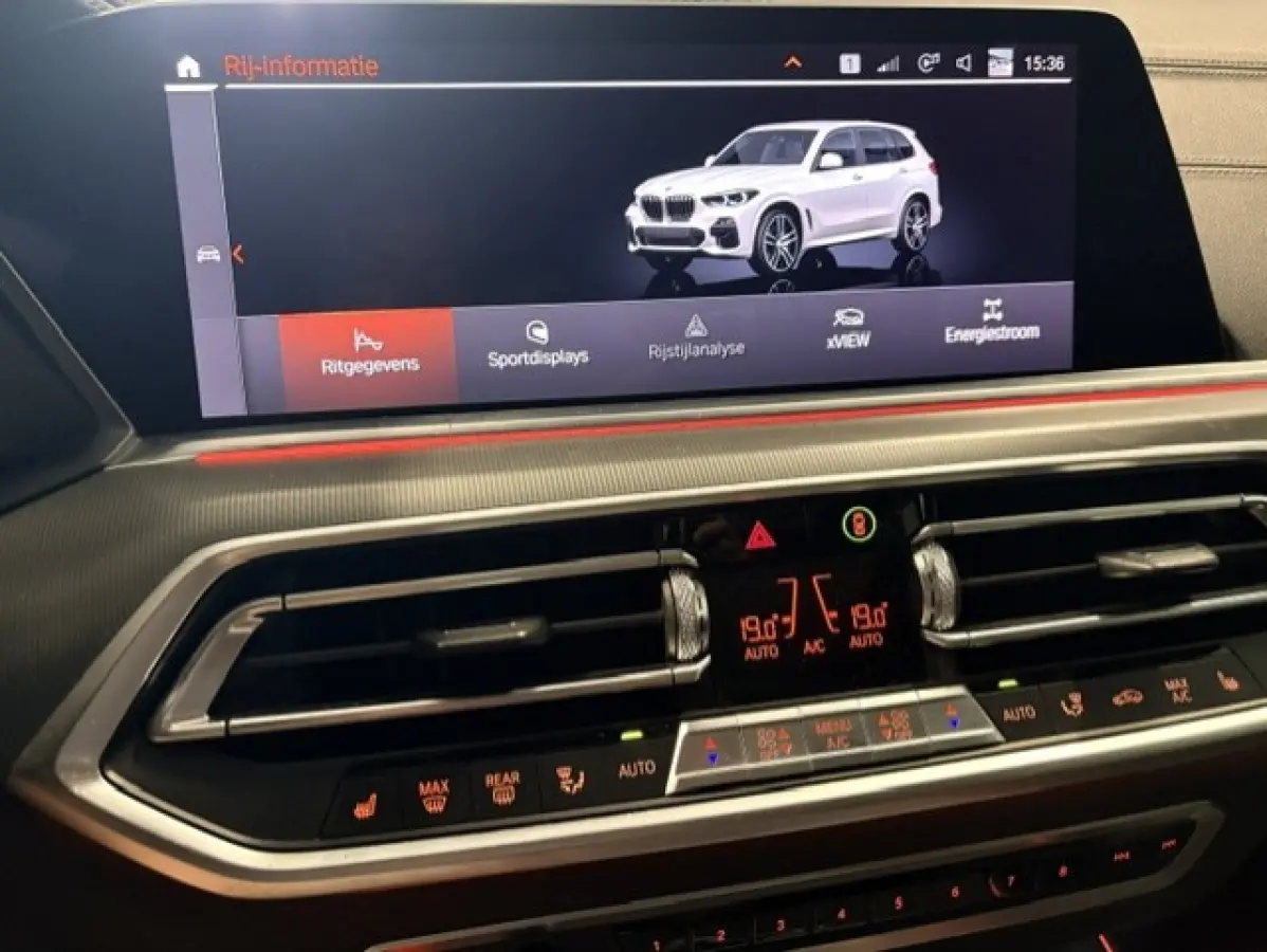 xDrive40i M-SPORT ** LED, NAVI+, LEDER, PANO, TREKH, MEMORY, HuD, 21-inch LMV ** UNFALLFREI - VOL. BMW ONDERH. ** ** INFORMEER OOK NAAR ONZE AANTREKKELIJKE FINANCIAL-LEASE TARIEVEN **