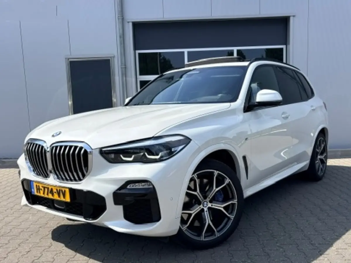 xDrive40i M-SPORT ** LED, NAVI+, LEDER, PANO, TREKH, MEMORY, HuD, 21-inch LMV ** UNFALLFREI - VOL. BMW ONDERH. ** ** INFORMEER OOK NAAR ONZE AANTREKKELIJKE FINANCIAL-LEASE TARIEVEN **