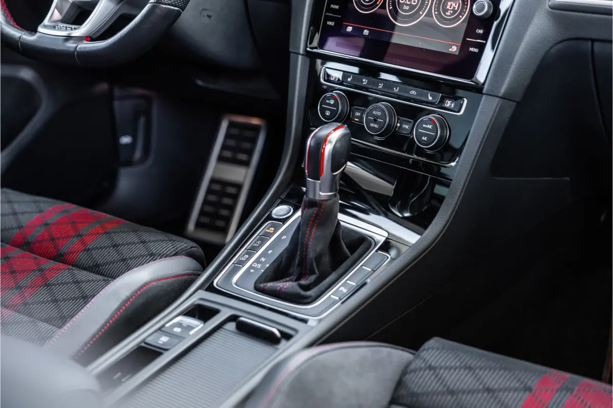 2.0 TSI 290 PK GTI TCR | Panorama | ACC | Camera | CarPlay | Navigatie | Stoelverwarming | Virtual Cockpit | Keyless Go | Nieuwe APK