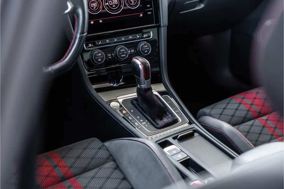 2.0 TSI 290 PK GTI TCR | Panorama | ACC | Camera | CarPlay | Navigatie | Stoelverwarming | Virtual Cockpit | Keyless Go | Nieuwe APK