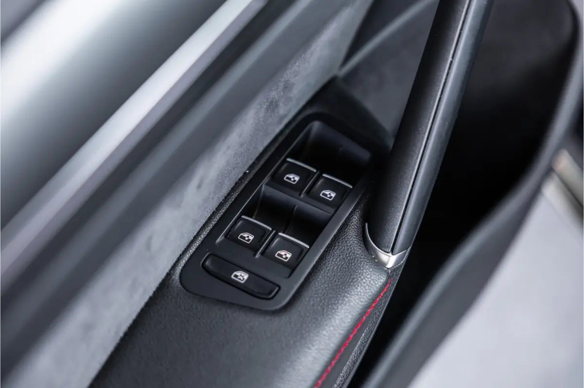 2.0 TSI 290 PK GTI TCR | Panorama | ACC | Camera | CarPlay | Navigatie | Stoelverwarming | Virtual Cockpit | Keyless Go | Nieuwe APK