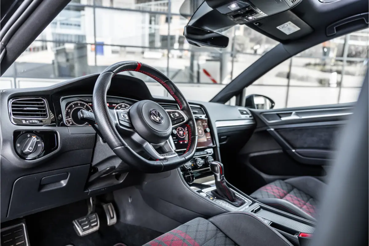 2.0 TSI 290 PK GTI TCR | Panorama | ACC | Camera | CarPlay | Navigatie | Stoelverwarming | Virtual Cockpit | Keyless Go | Nieuwe APK