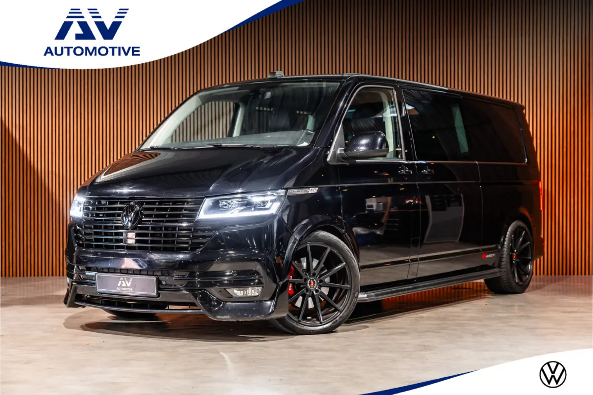 2.0 TDI L2H1 DC Caravelle | LeightonVans Bodykit | ACC | Bi-Xenon | Elek deuren | Lederen bekleding | Camera | CarPlay | Navigatie | Trekhaak | Nieuwe APK