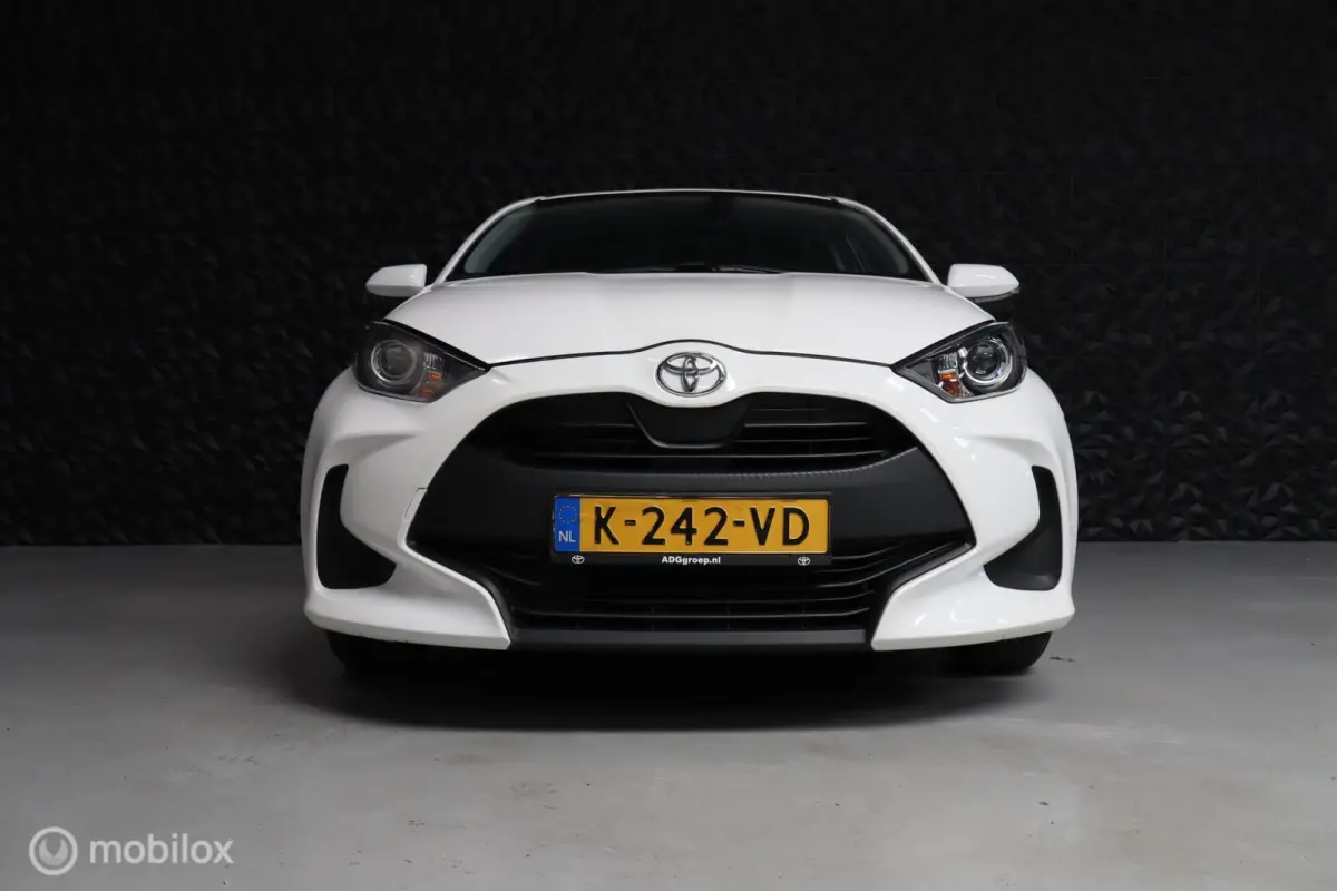 1.0 VVT-i Active | Keyless | Camera | Carplay |