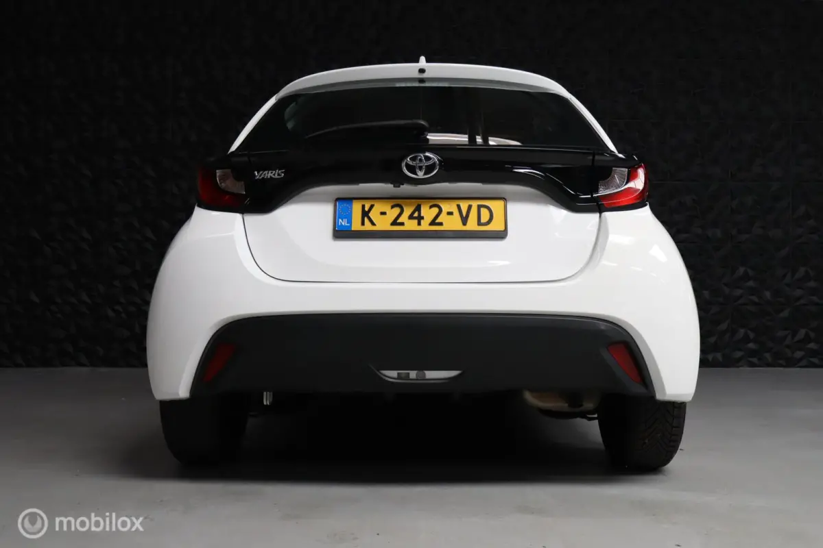 1.0 VVT-i Active | Keyless | Camera | Carplay |