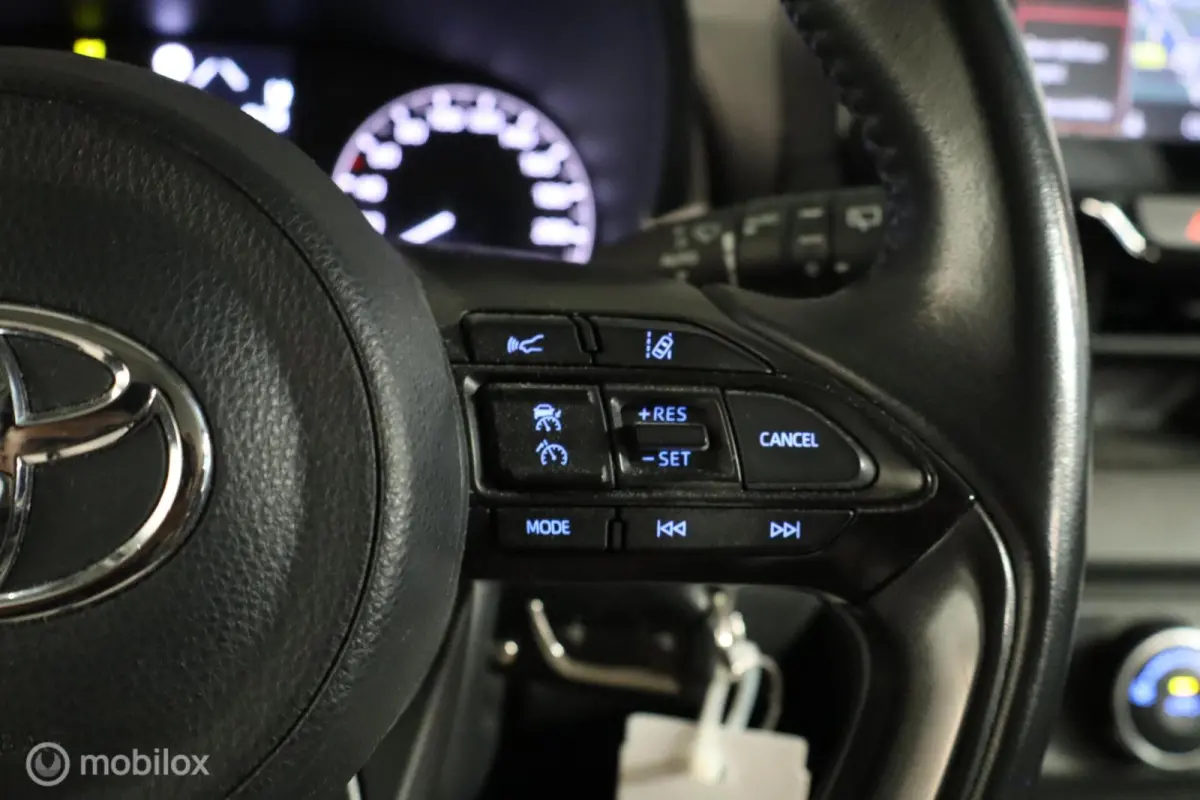 1.0 VVT-i Active | Keyless | Camera | Carplay |