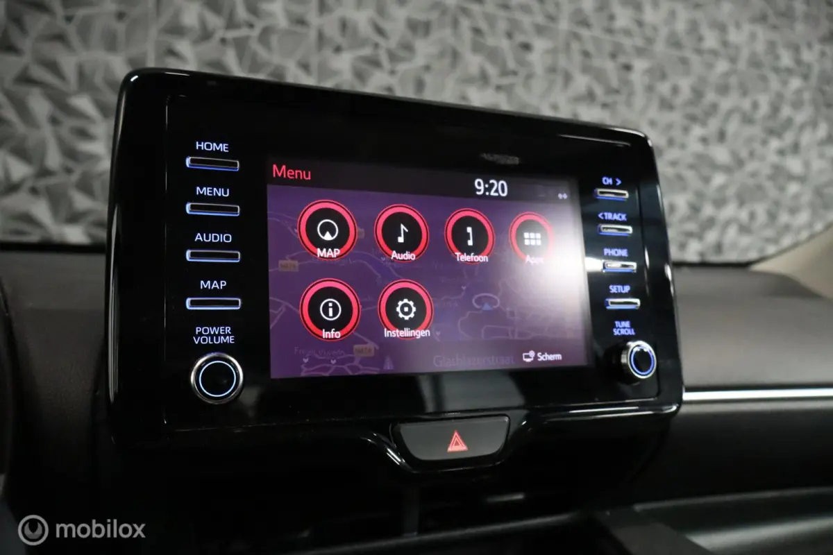 1.0 VVT-i Active | Keyless | Camera | Carplay |