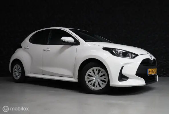 1.0 VVT-i Active | Keyless | Camera | Carplay |