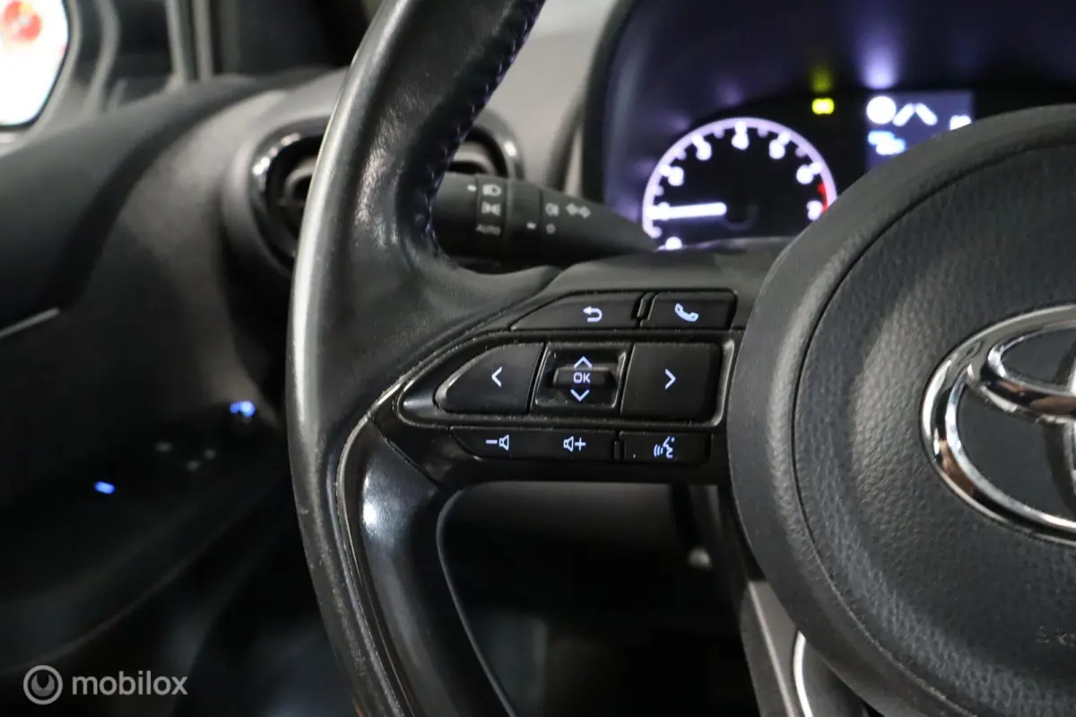 1.0 VVT-i Active | Keyless | Camera | Carplay |
