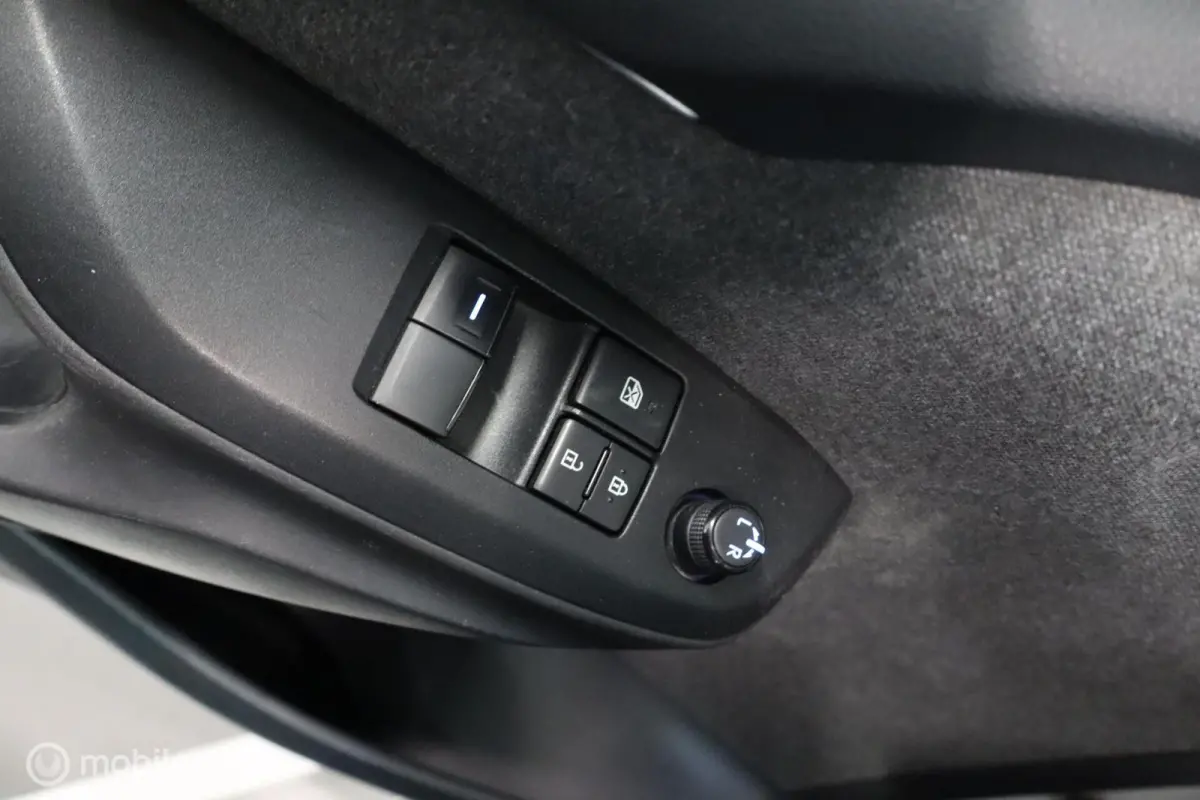 1.0 VVT-i Active | Keyless | Camera | Carplay |