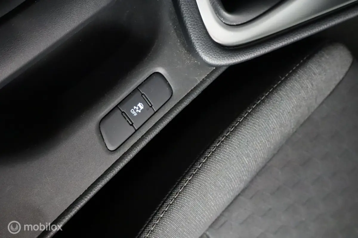 1.0 VVT-i Active | Keyless | Camera | Carplay |