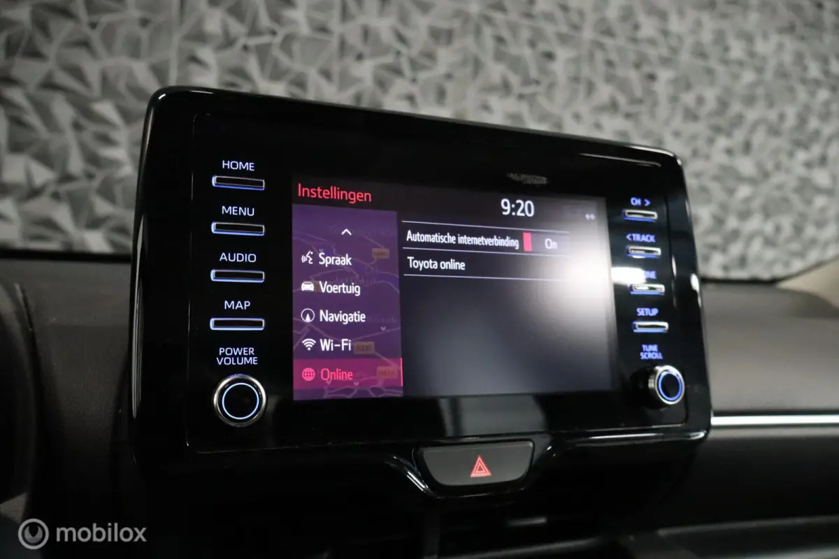 1.0 VVT-i Active | Keyless | Camera | Carplay |