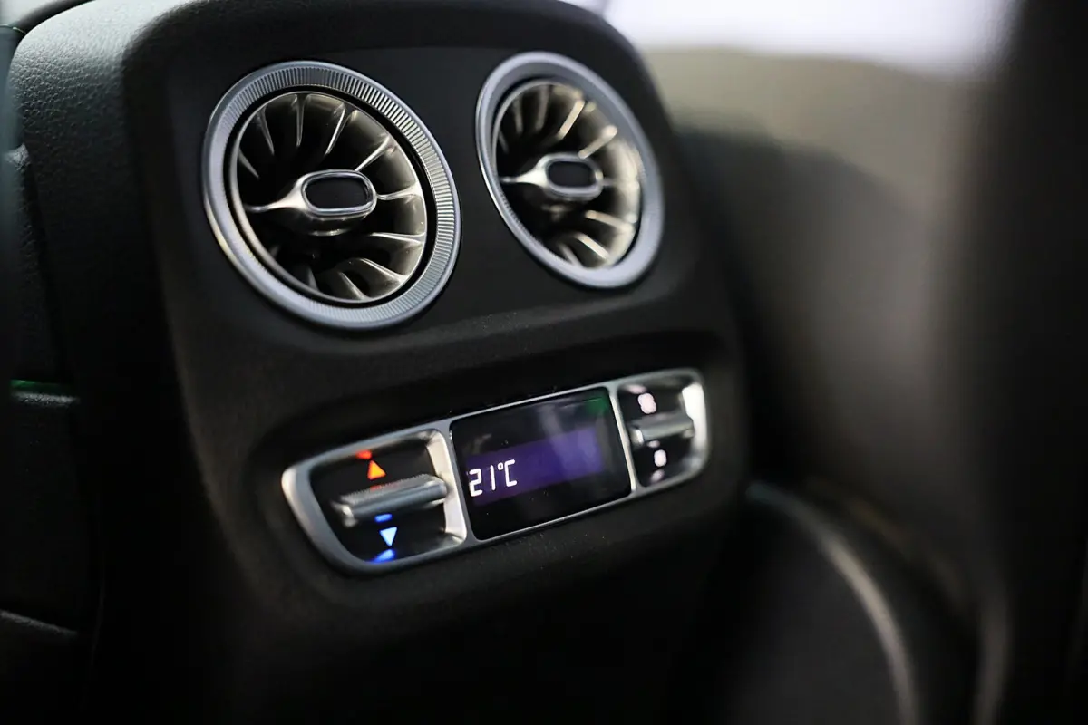 63 Manufaktur / Olijf Groen / Carbon / Massage / Memory / 360 Camera / Lane Assist / BURMESTER / Open Dak