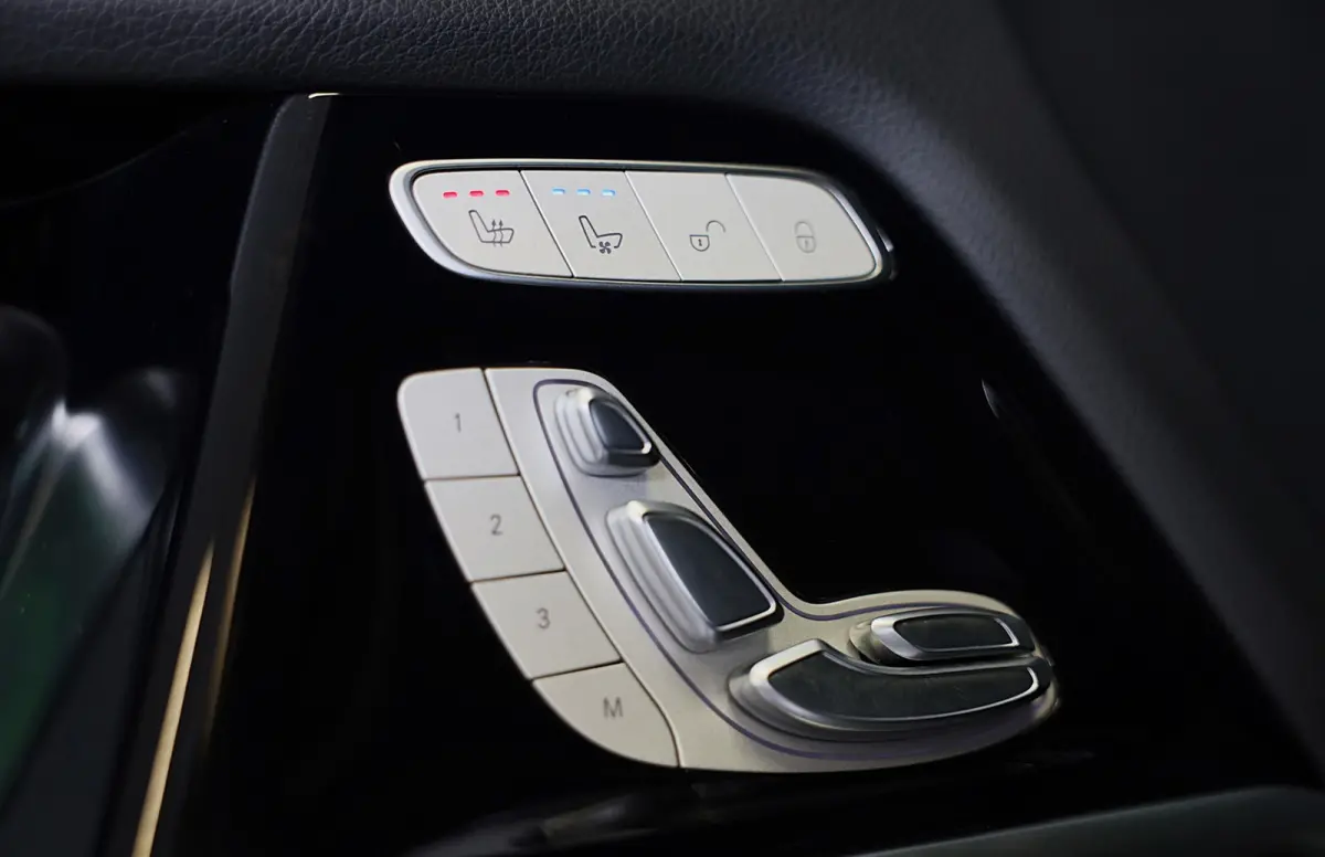 63 Manufaktur / Olijf Groen / Carbon / Massage / Memory / 360 Camera / Lane Assist / BURMESTER / Open Dak