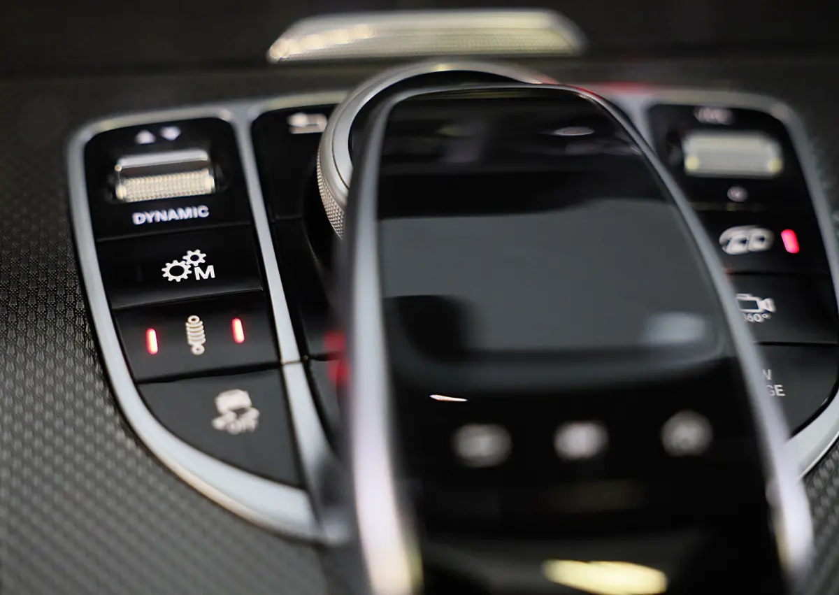 63 Manufaktur / Olijf Groen / Carbon / Massage / Memory / 360 Camera / Lane Assist / BURMESTER / Open Dak