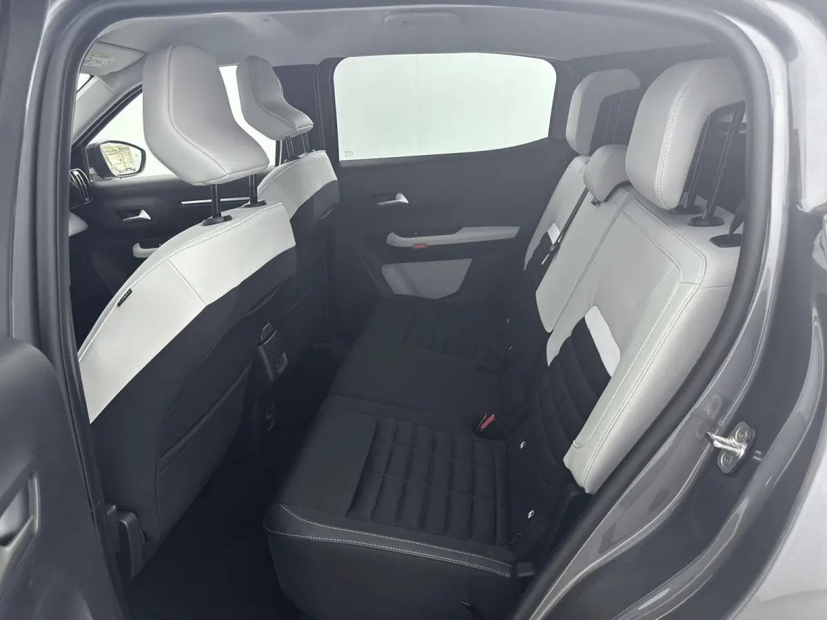1.2 Hybrid 145pk Max 7p. | VOORRAAD DEAL | Camera | Navigatie | Lichtmetalen velgen | Comfort stoelen | Cruise control |