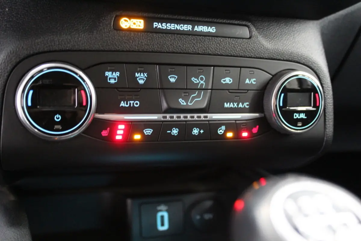1.0 EcoBoost Titanium Business 126PK, RIJKLAAR | STUUR/STOEL/RUITVERWARMING | NAVIGATIE | CRUISE CONTROLE
