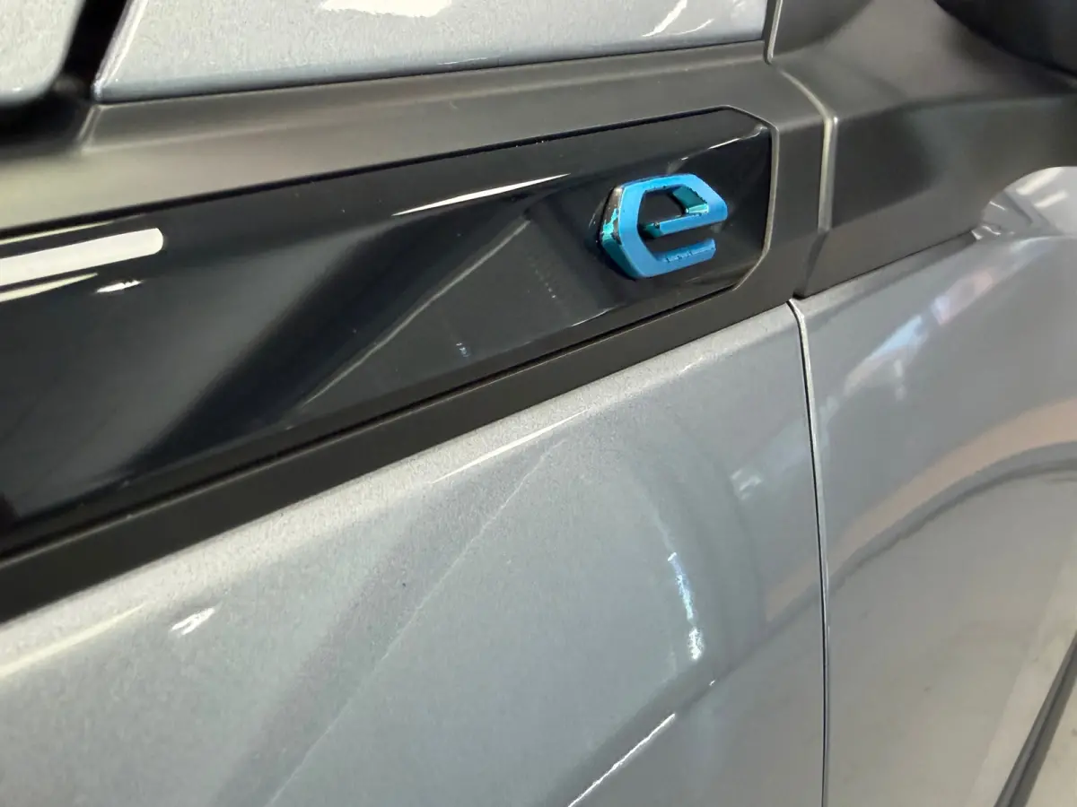 EV Active Pack 50 kWh | CLIMA | NAVI | CAR PLAY |