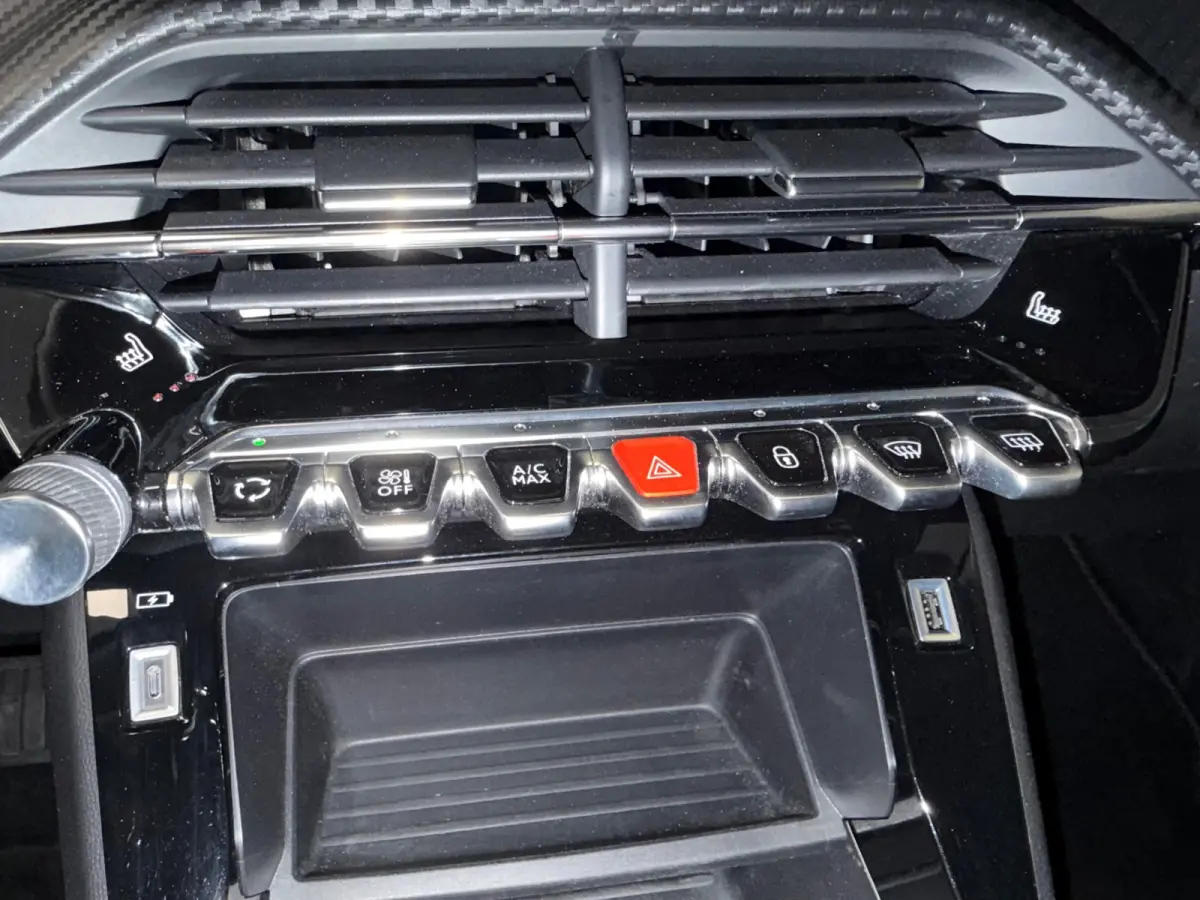 EV Active Pack 50 kWh | CLIMA | NAVI | CAR PLAY |
