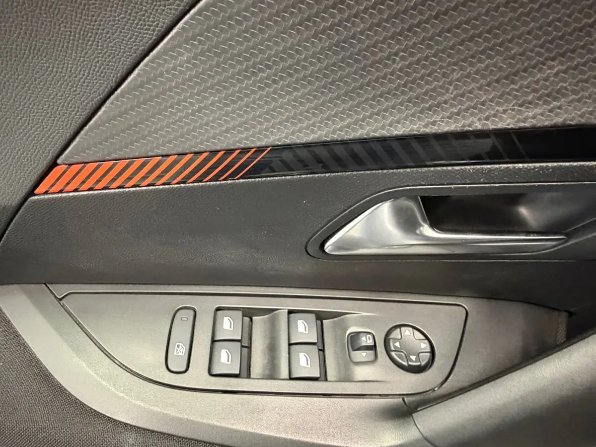 EV Active Pack 50 kWh | CLIMA | NAVI | CAR PLAY |